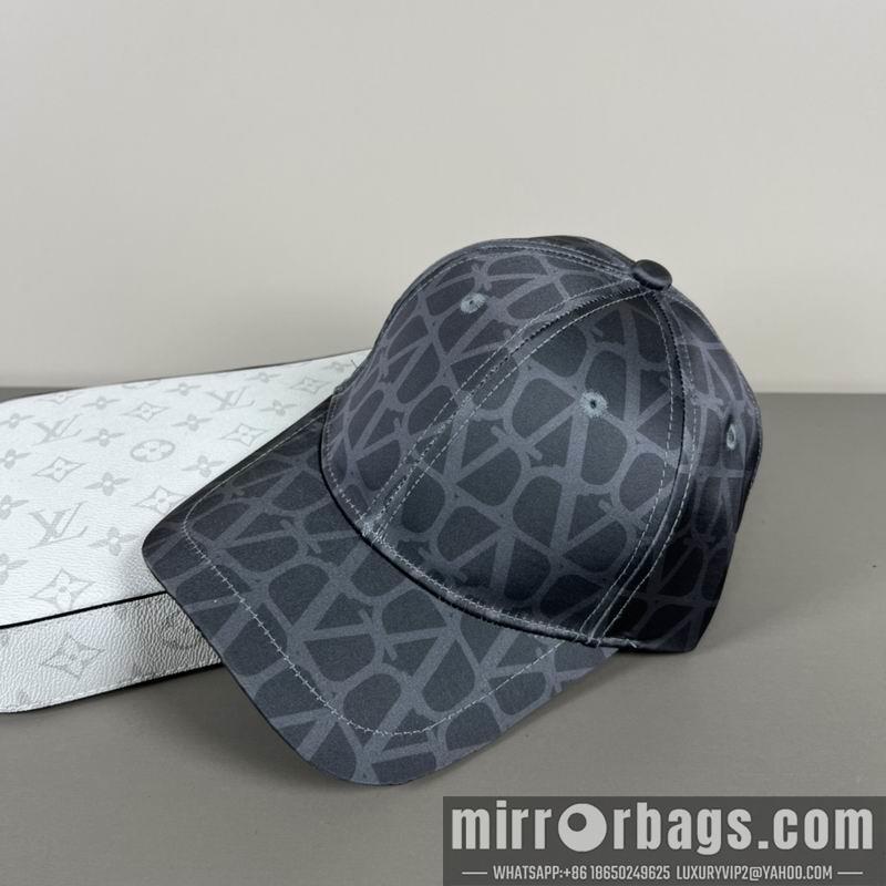 Valentino Hat dx03
