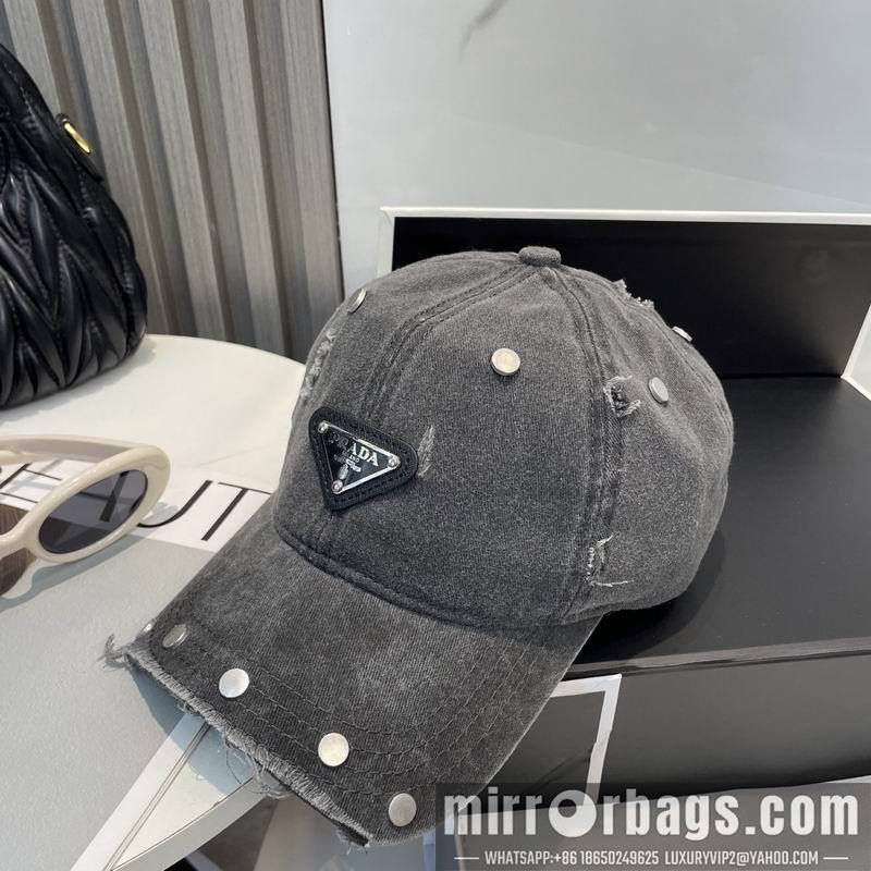 Prada Hat 040202