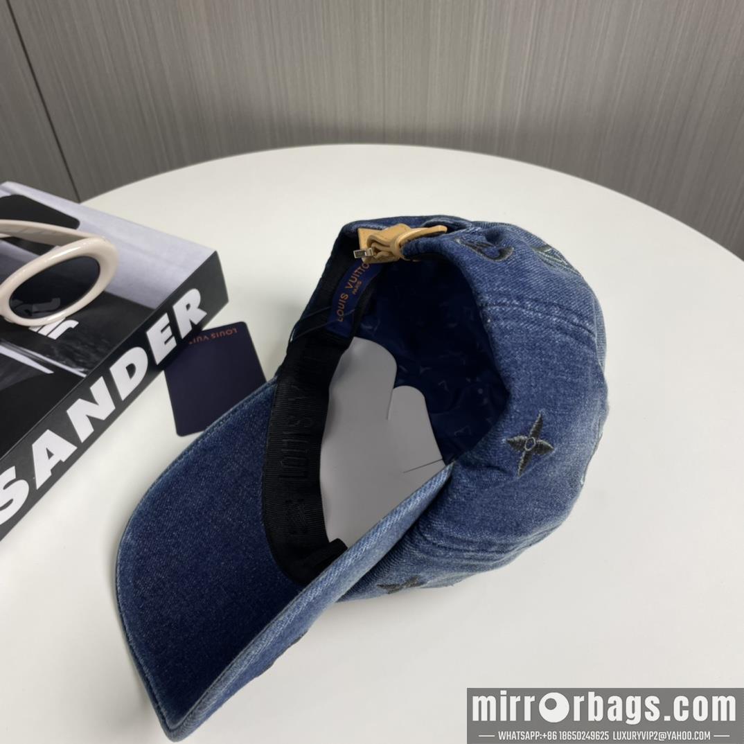 LV Hat dx122