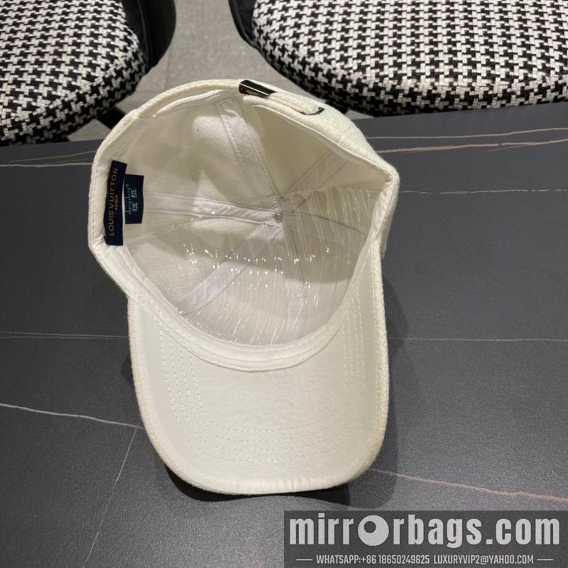 LV Hat 010701