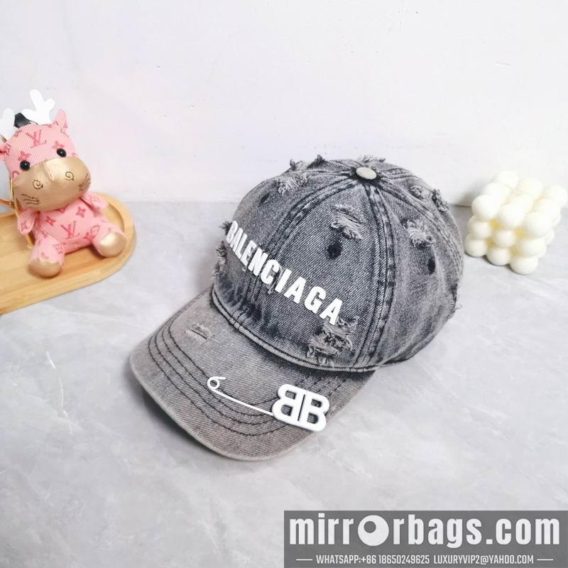 Balenciaga Hat dx30