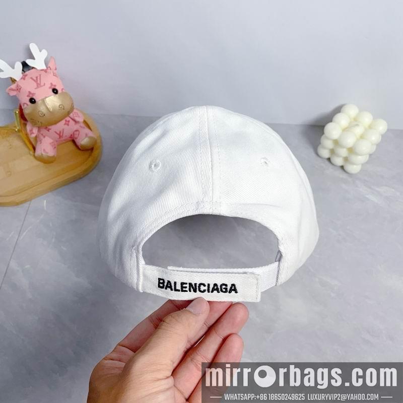 Balenciaga X Vogue Hat dx92