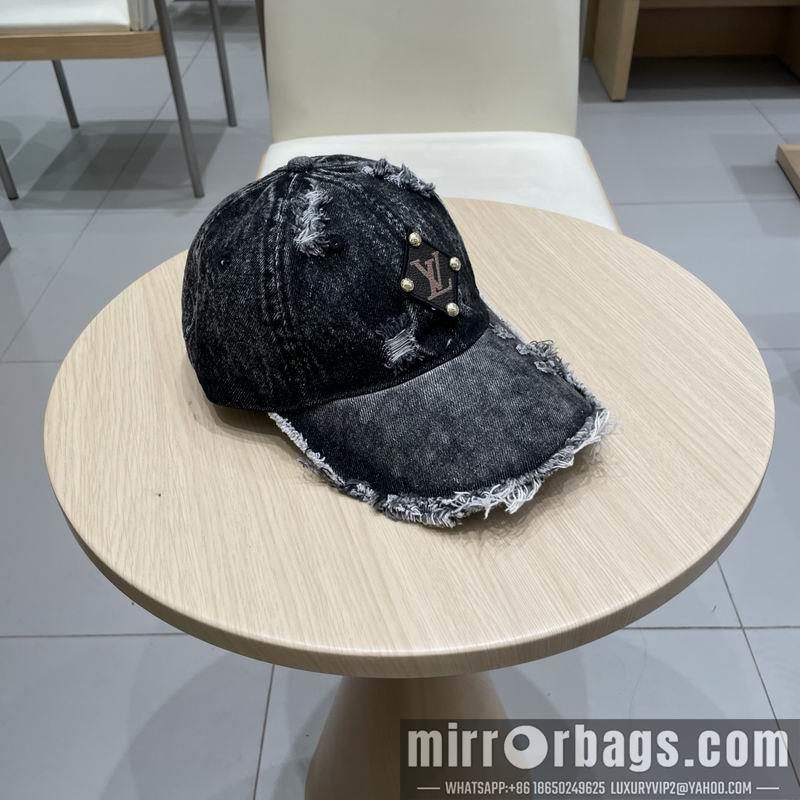 LV Hat 030953