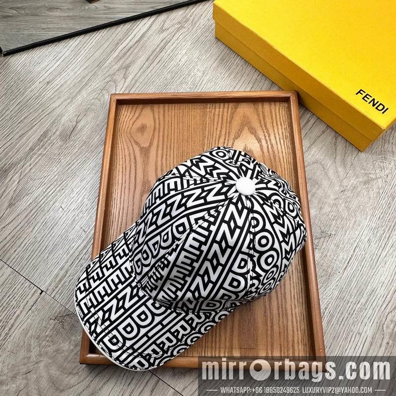 Fendi Hat dx102