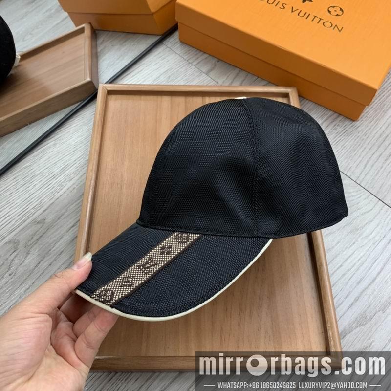LV Hat dx150