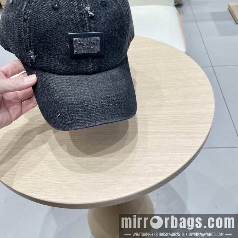 Prada Hat 040201