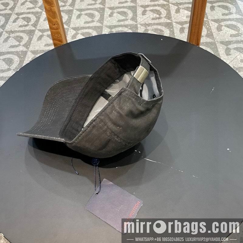 LV Hat 020803