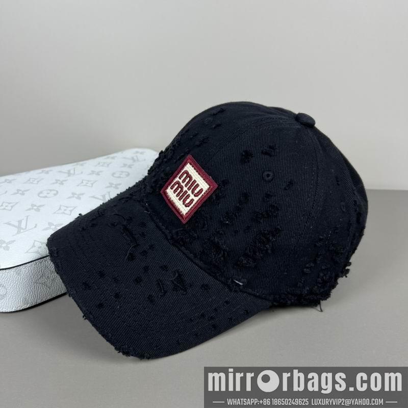 Miumiu Hat dx17