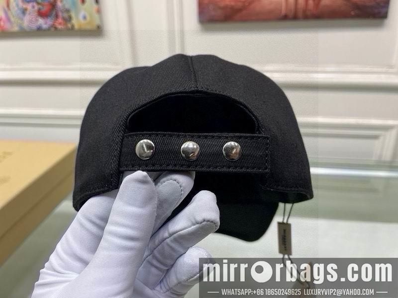 Burberry Hat 083001