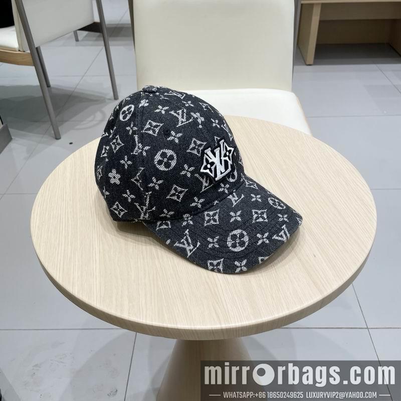 LV Hat 030747