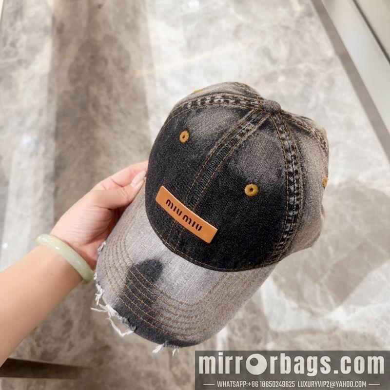 Miumiu Hat 090602