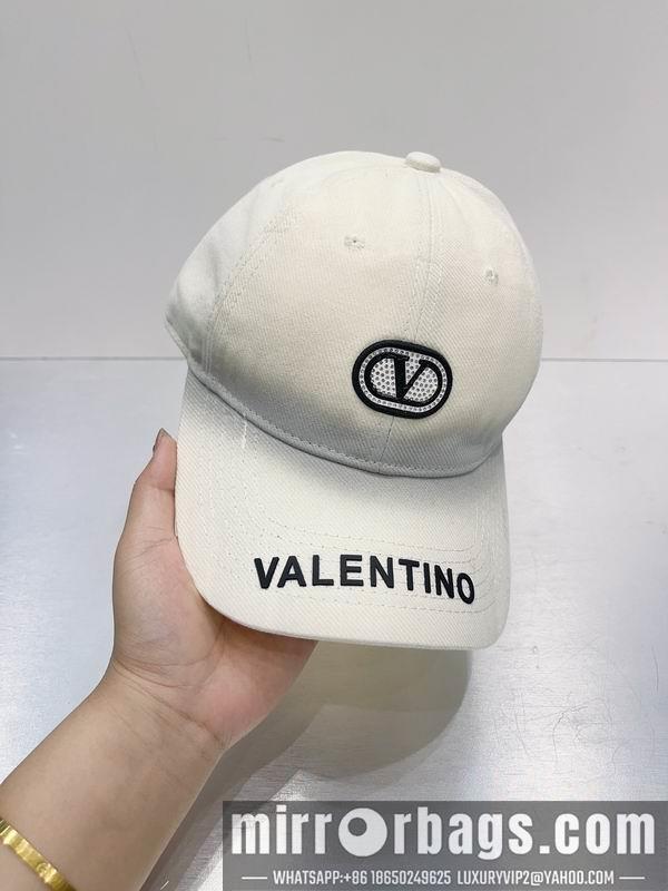 Valentino Hat dx01