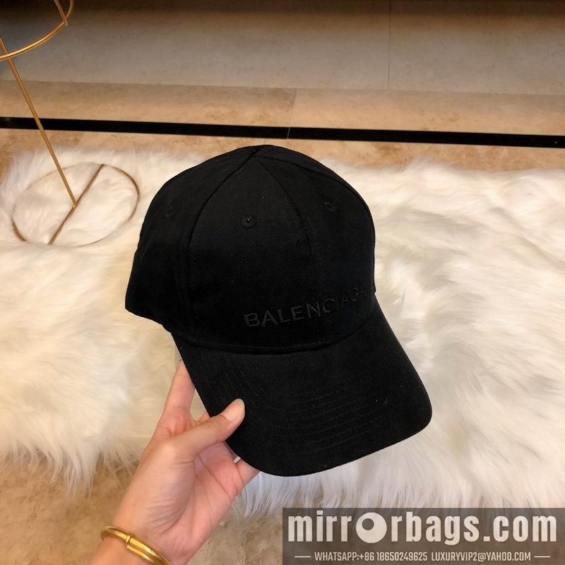 Balenciaga Hat dx09