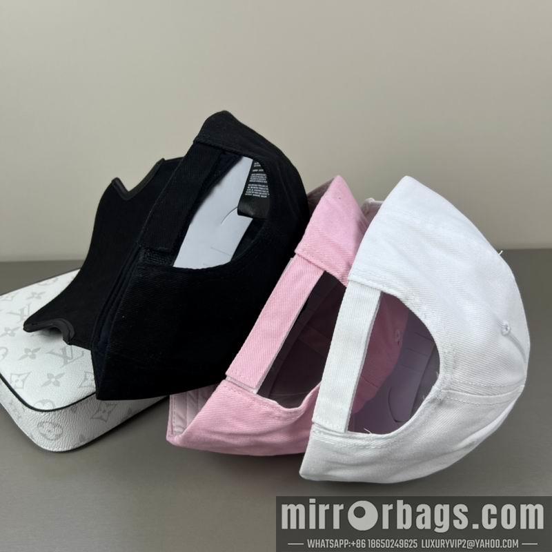 Balenciaga Hat 021004