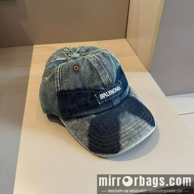 Balenciaga Hat dx08