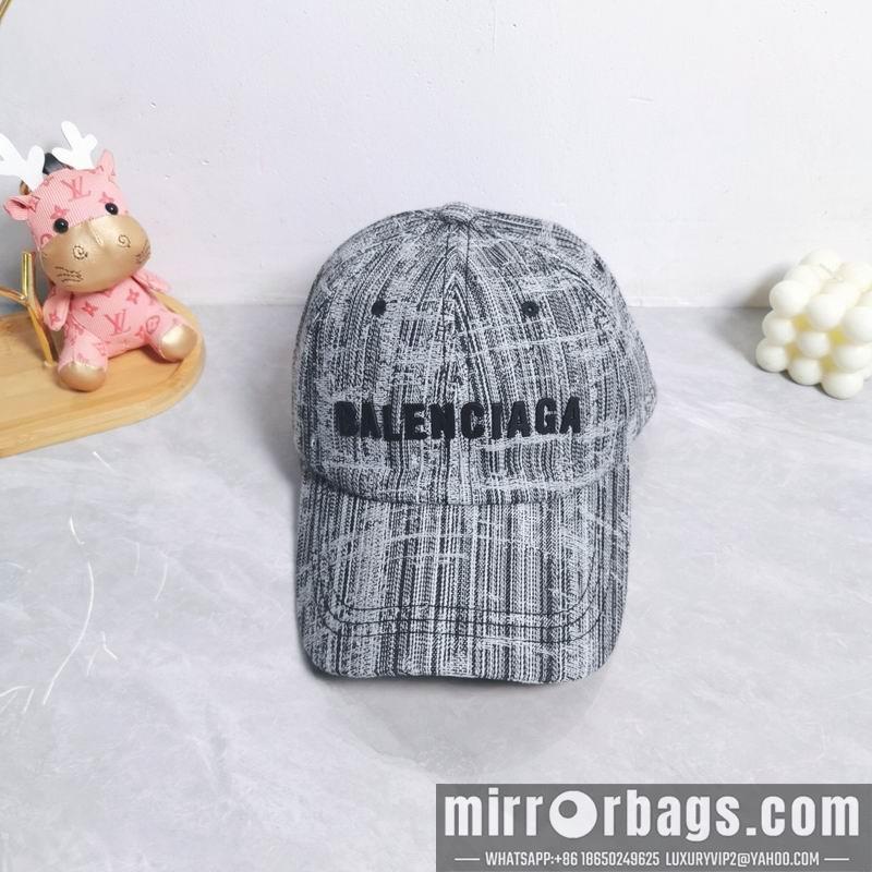 Balenciaga Hat dx32