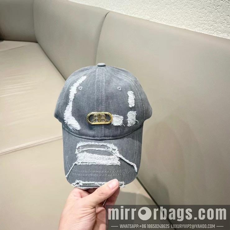 Balenciaga Hat 032002