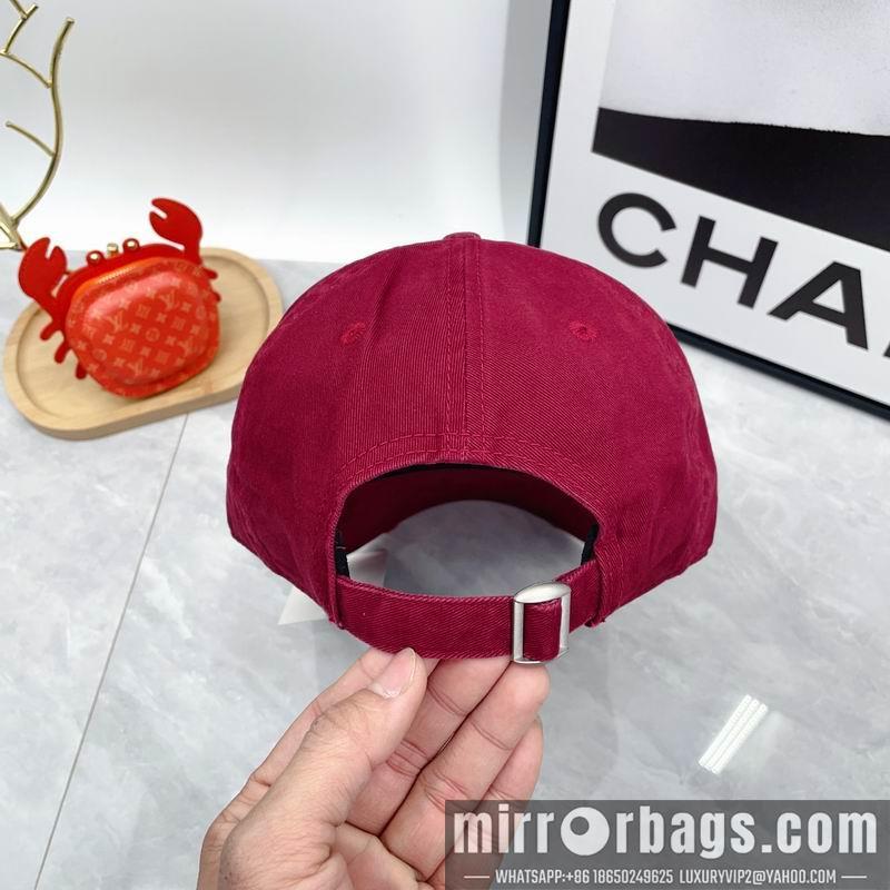 YSL Hat dx32