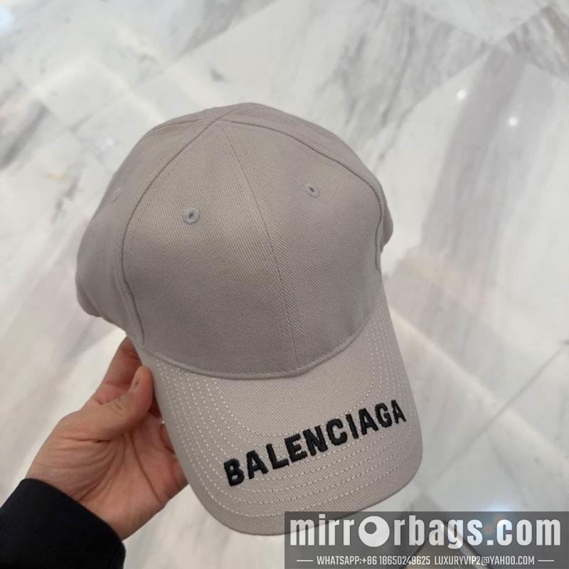 Balenciaga Hat dx75