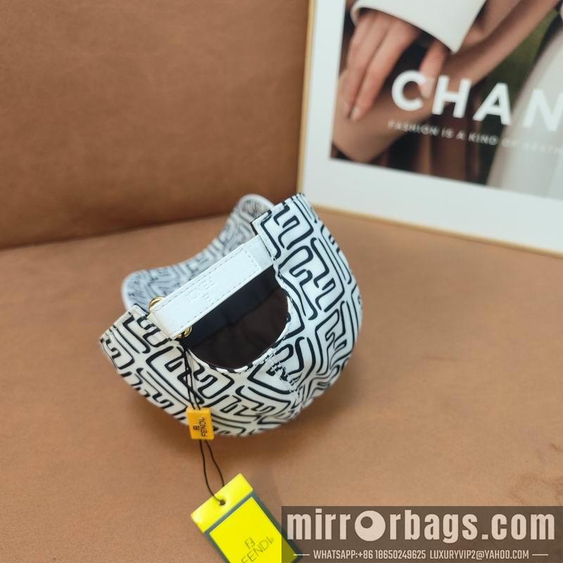Fendi Hat dx43