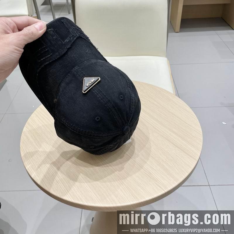 Prada Hat 021002