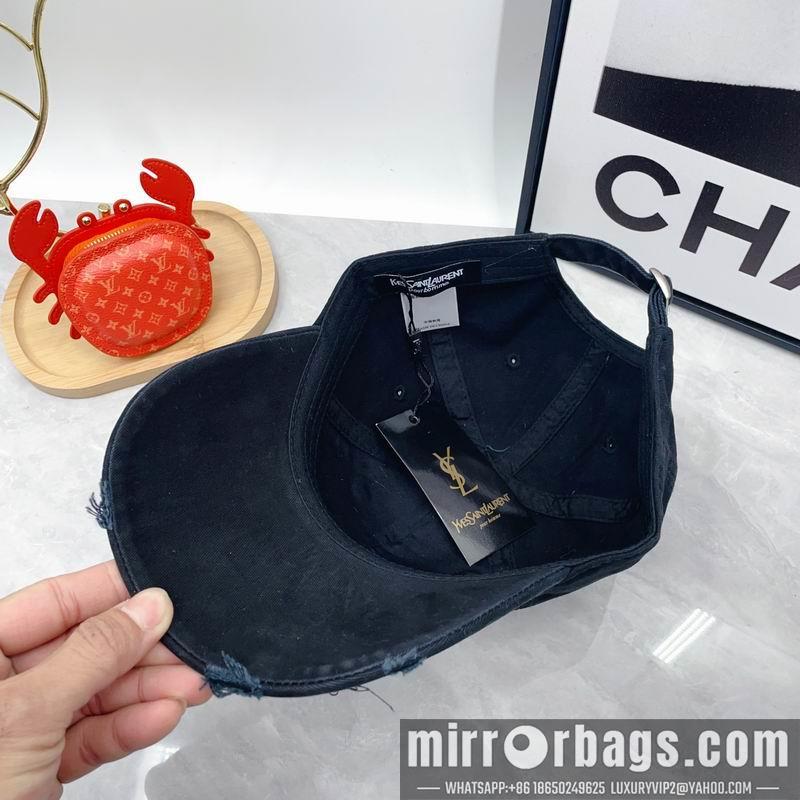 YSL Hat dx32