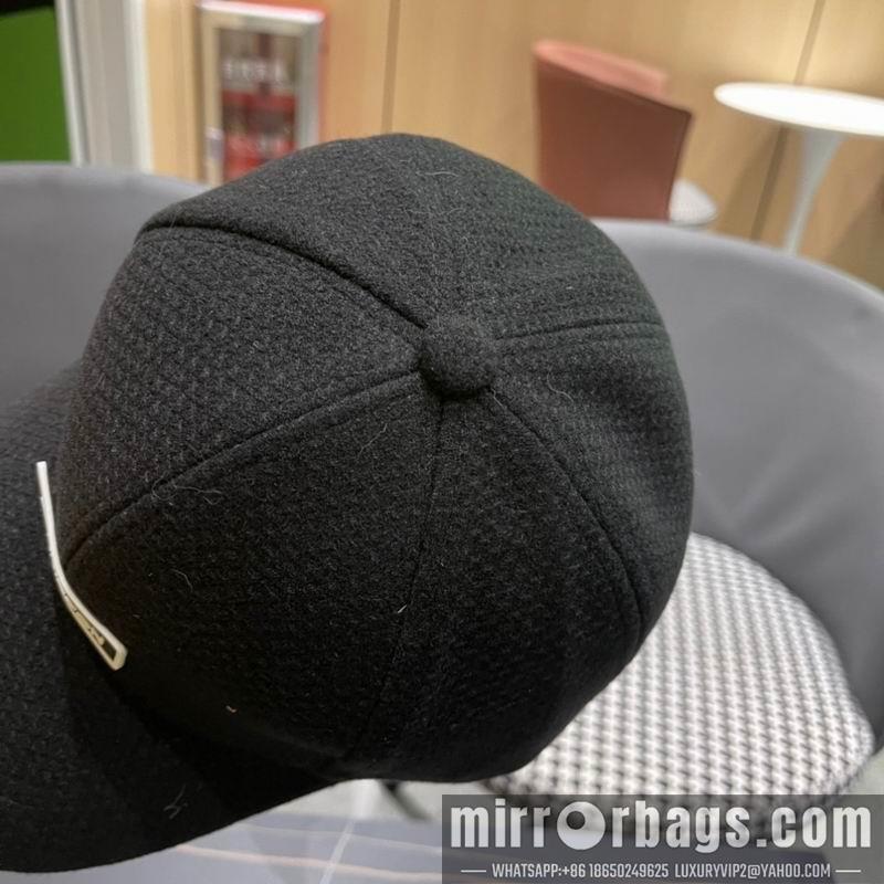LV Hat 010701