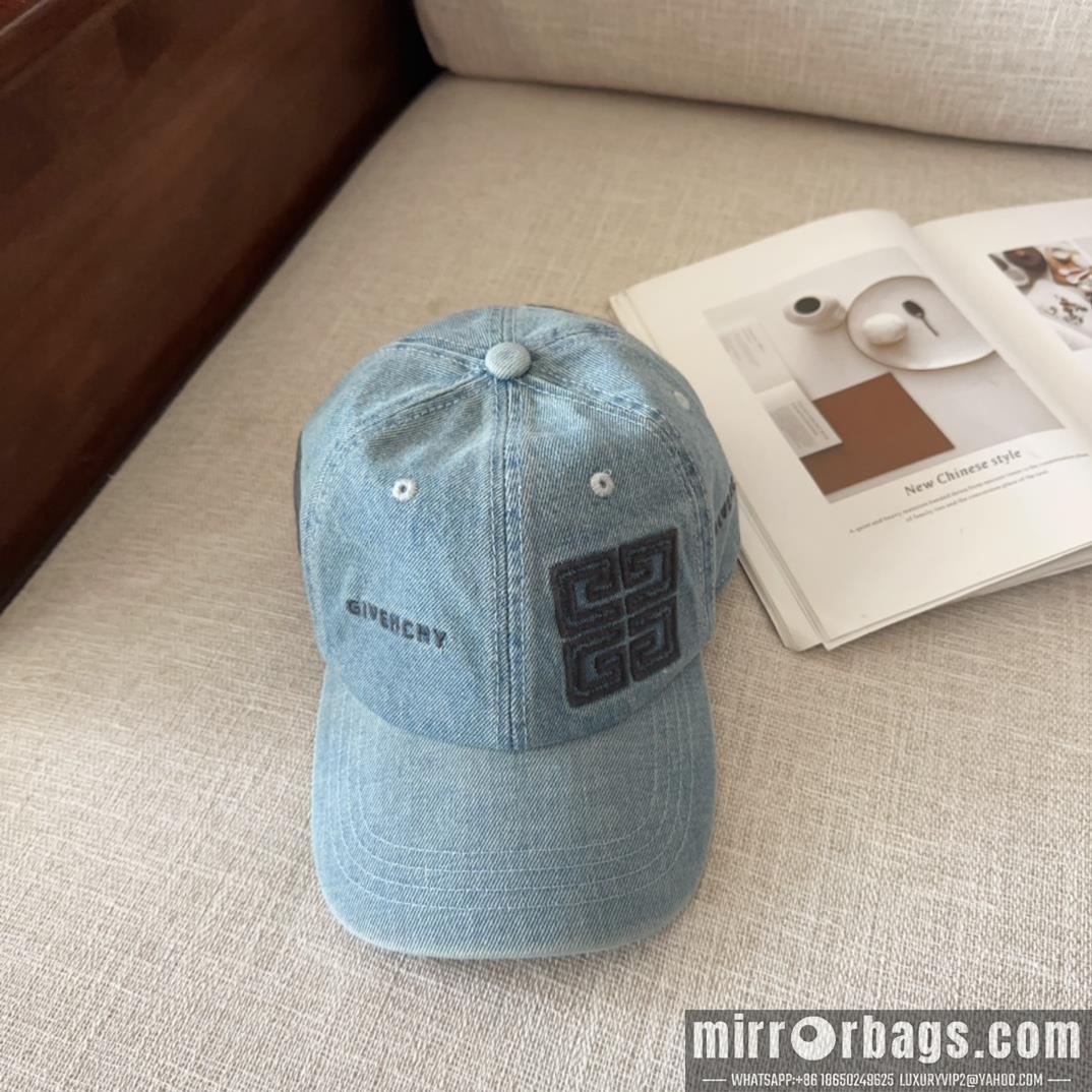 Givenchy Hat dx07