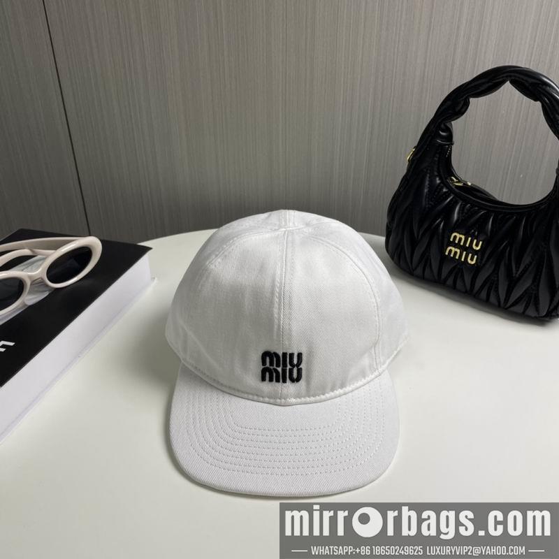 Miumiu Hat dx65