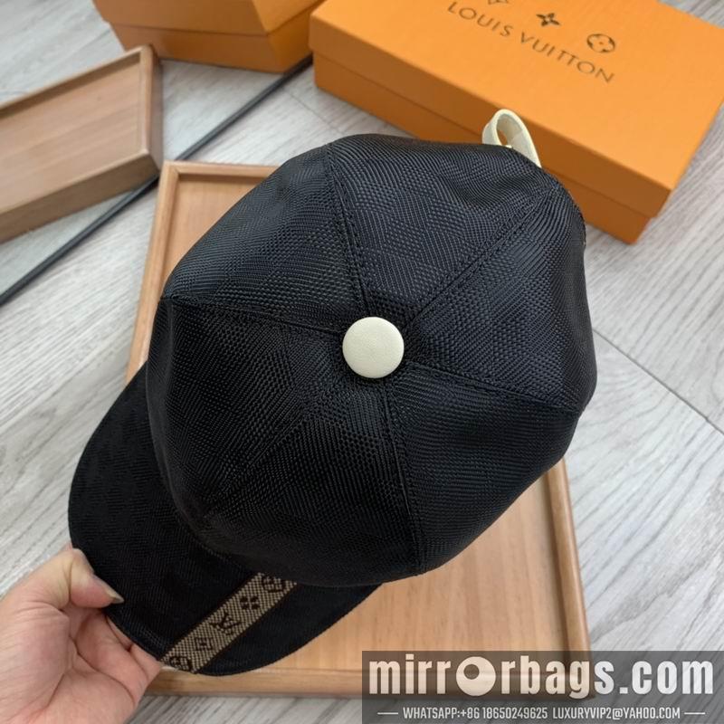 LV Hat dx150