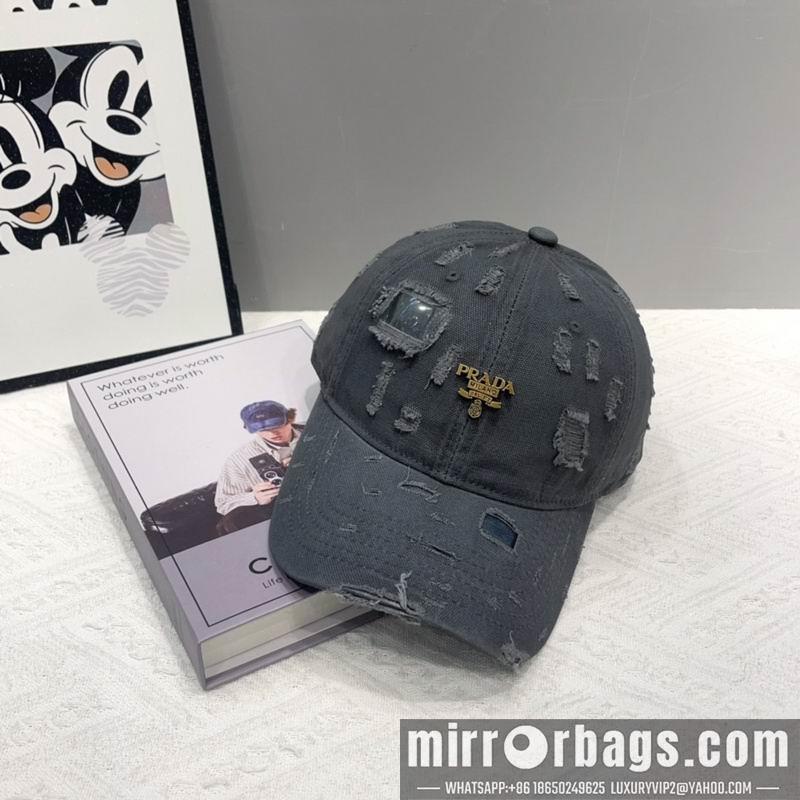 Prada Hat hm02