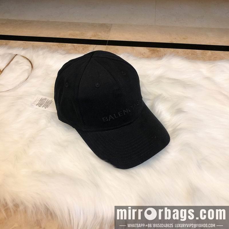Balenciaga Hat dx09