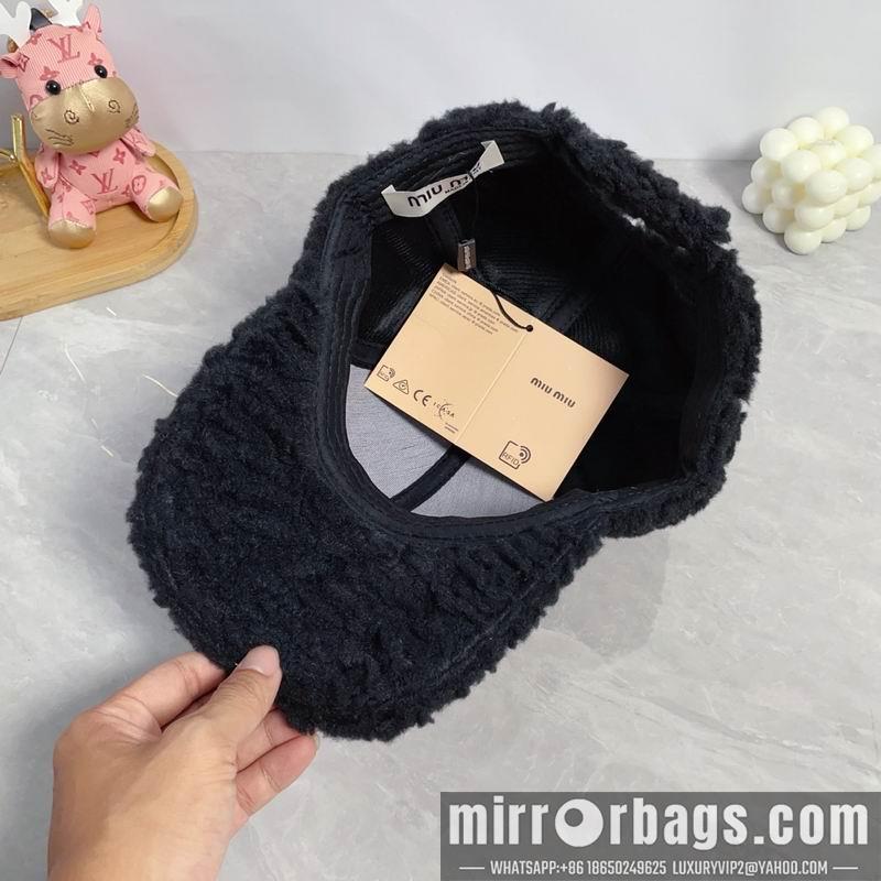 Miumiu Hat dx66