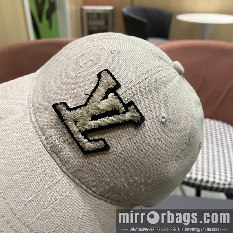 LV Hat 040201