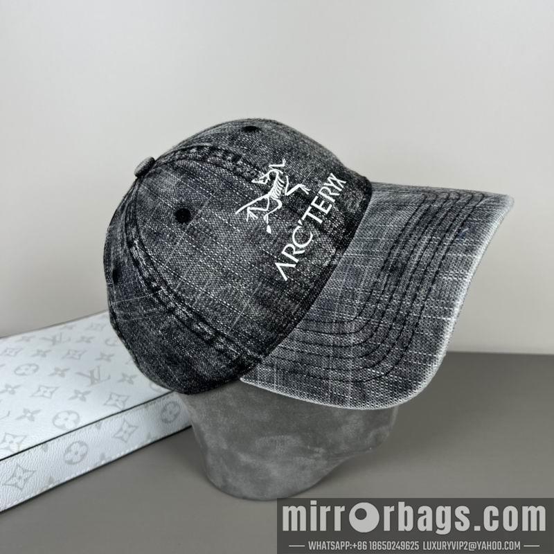 Arcteryx Hat dx16