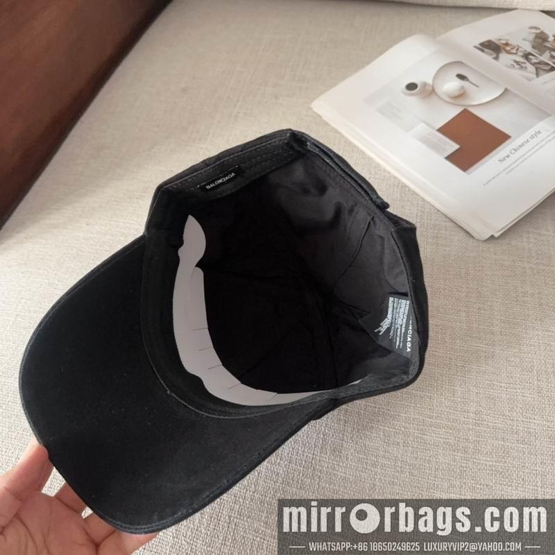 Balenciaga Hat dx24