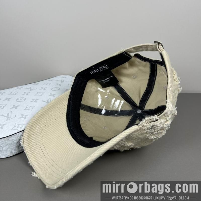 Miumiu Hat dx17