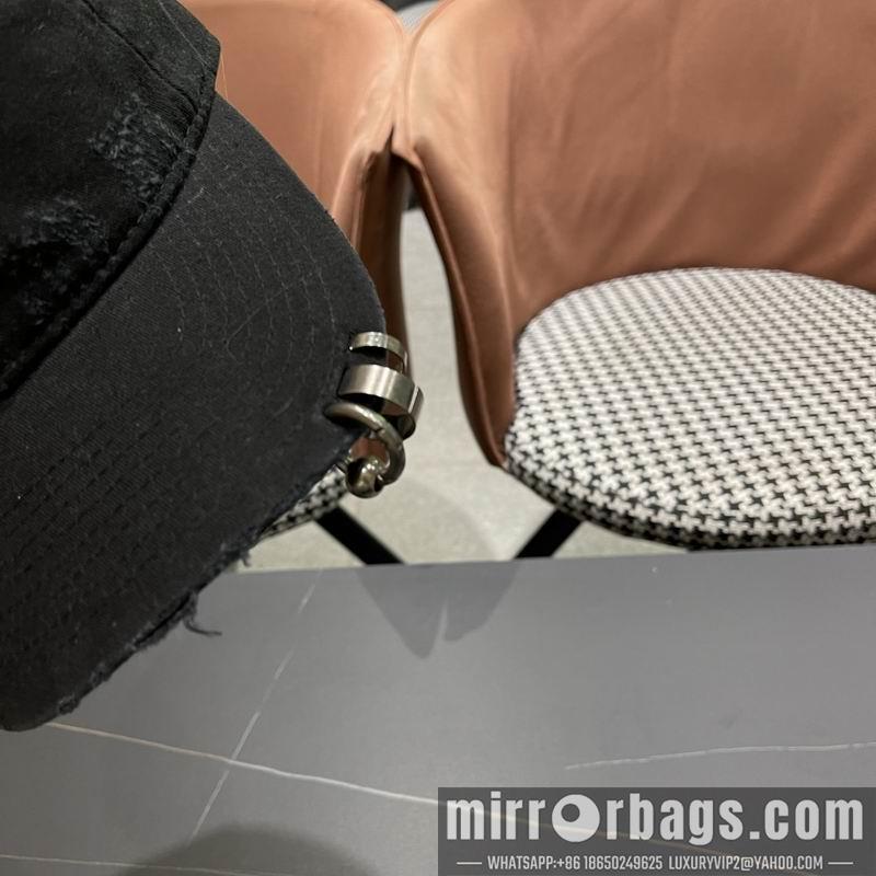 LV Hat 040206