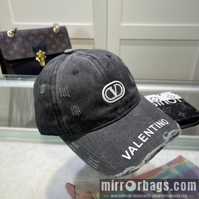 Valentino Hat 042701