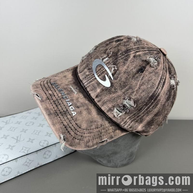 Balenciaga Hat dx30