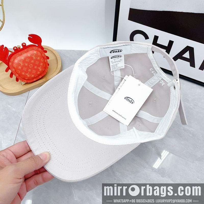 Emis Hat dx04