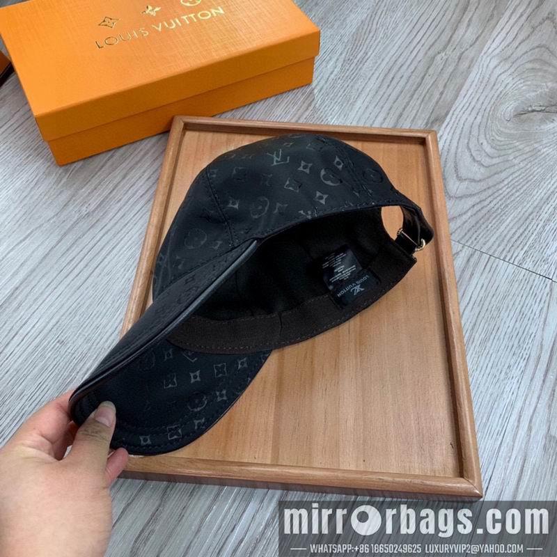 LV Hat dx174