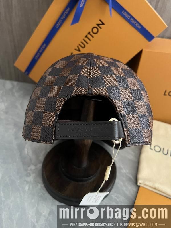 LV Hat dx28