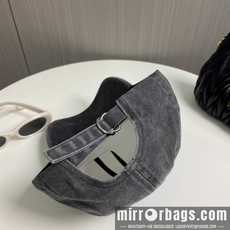 Acne Hat 121401
