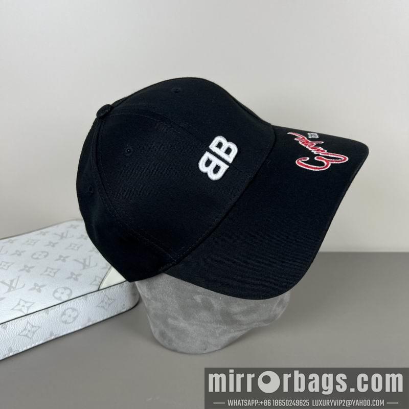 Balenciaga Hat dx32