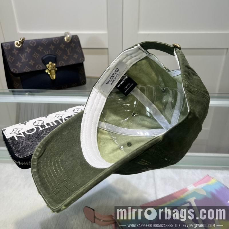 Valentino Hat 042701