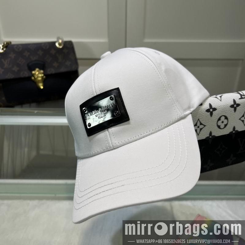 DG Hat dx01