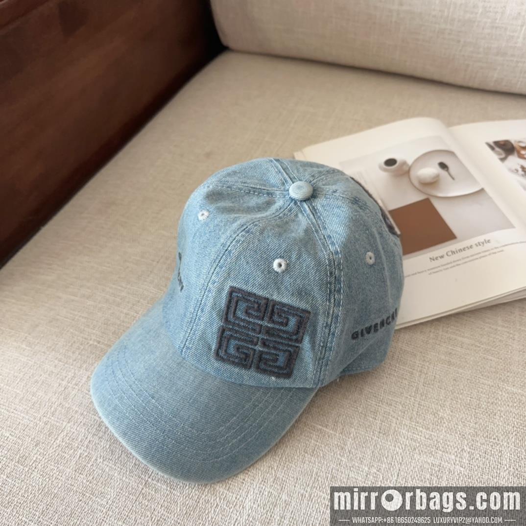 Givenchy Hat dx07