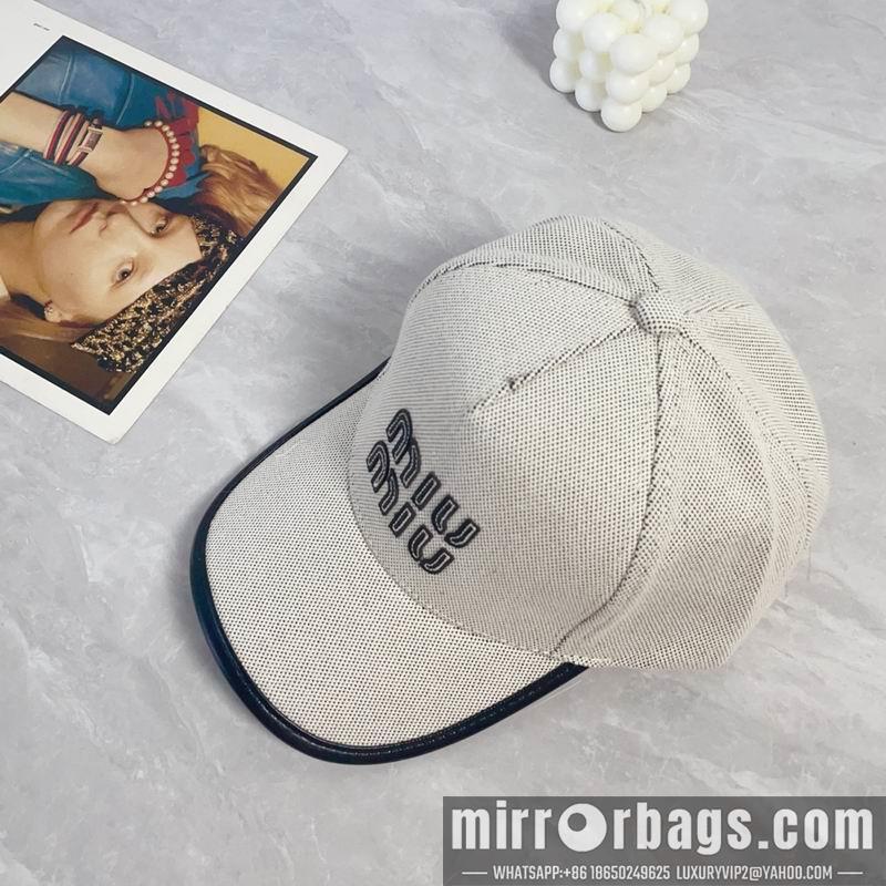Miumiu Hat dx59