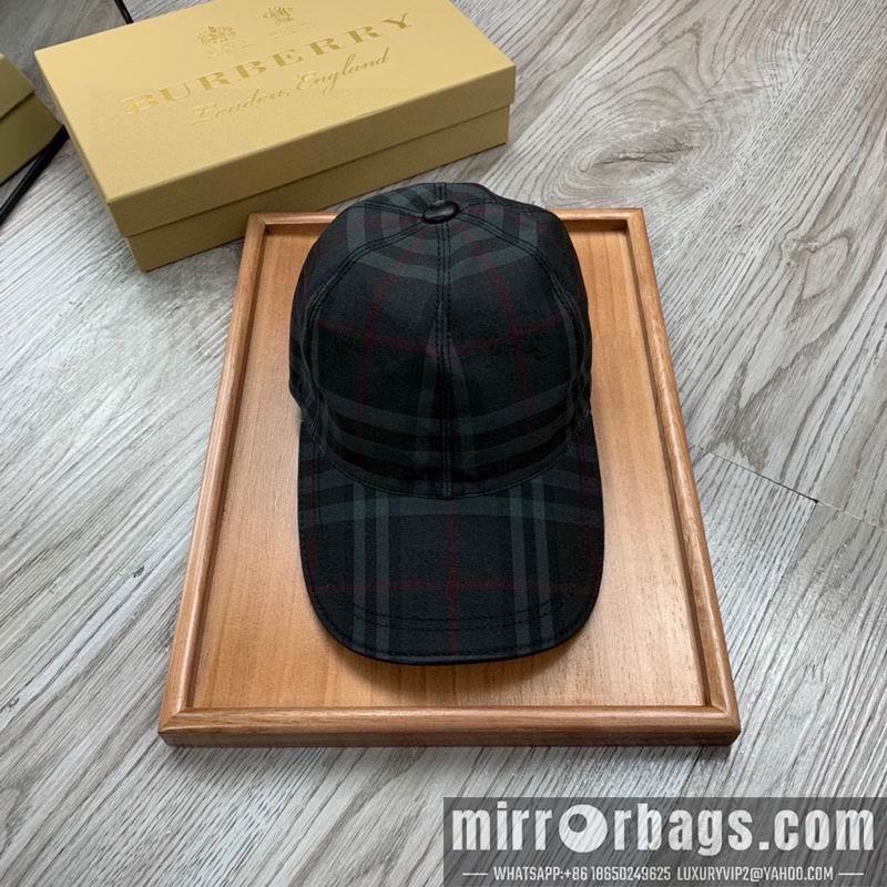 Burberry Hat32
